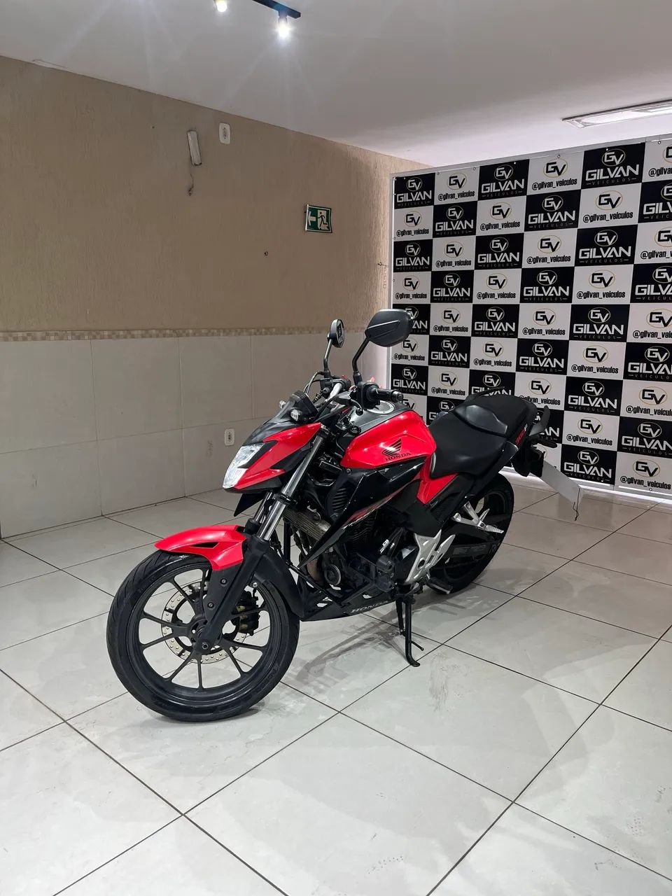 Honda Twister 300F  - Foto 2