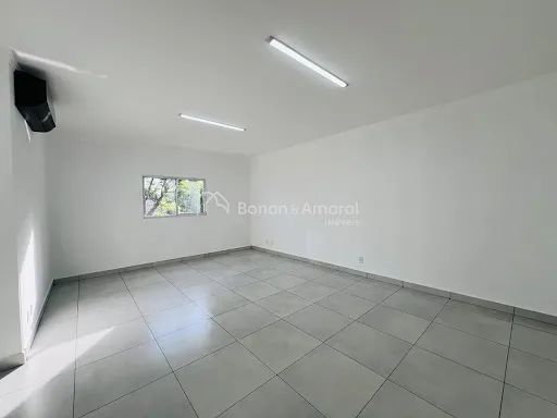 Sala comercial para locação Parque Brasil 500.