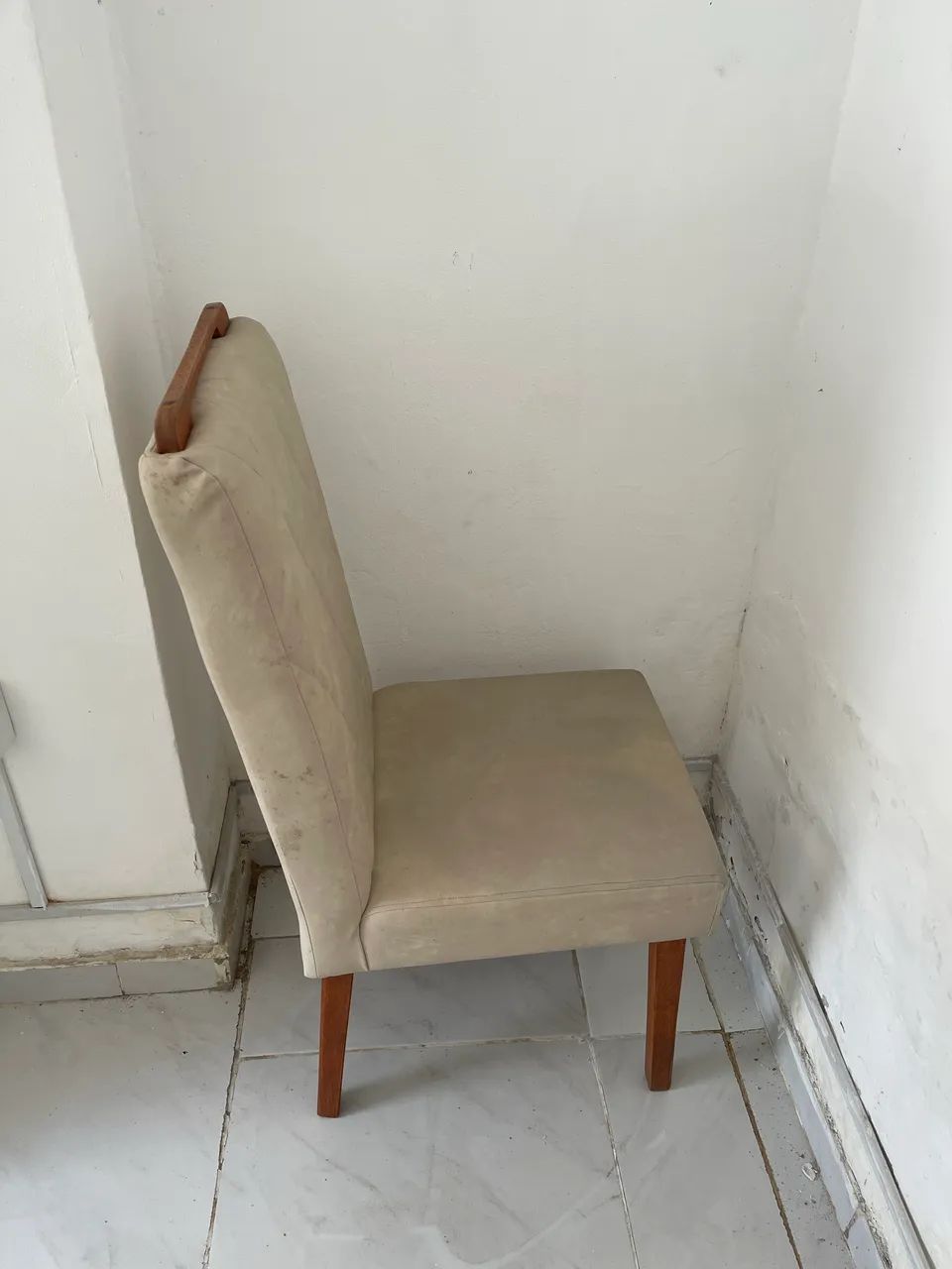 Vendo Cadeiras R$ 100 unidade  - Foto 3
