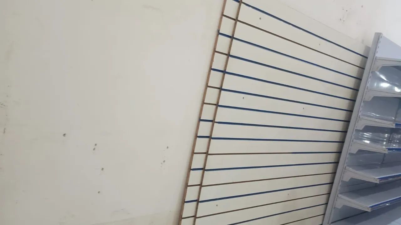 Vende-se dois painéis de pendurar produto  - Foto 3