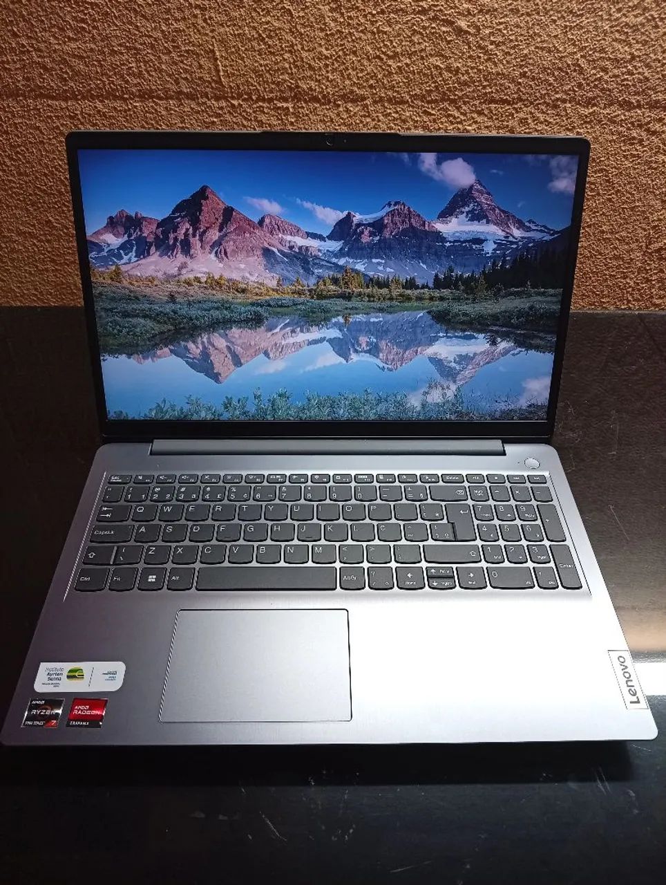 Notebook Lenovo <br>Modelo IdeaPad 3-15ALC6