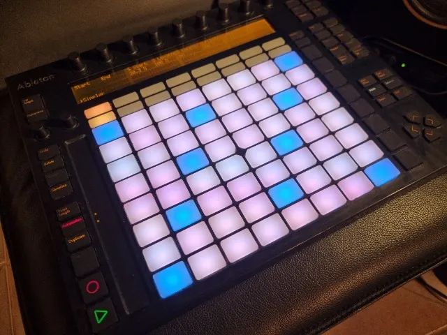Ableton Push 1 Com Cabo Usb Controlador Midi - Foto 2
