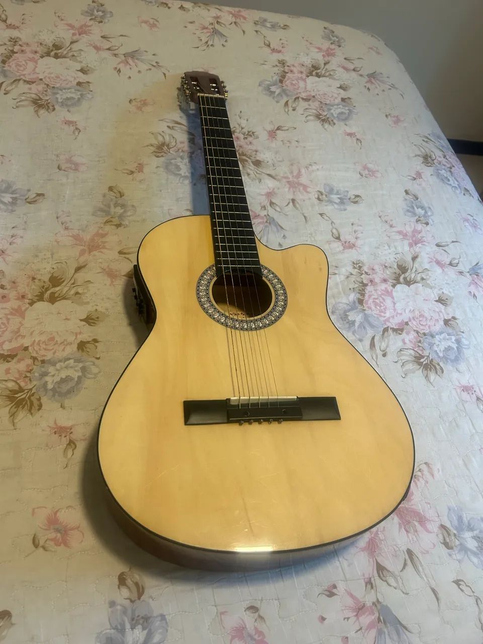 Vendo Violão vogga  Eletroacústico - Modelo Clássico com cordas de aço.. - Foto 3