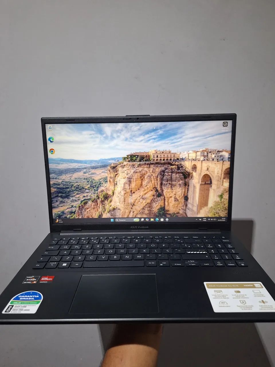 Notebook Asus Ryzen 5 ,8GB Ram DDR5, SSD 256gb ,(semi novo,Está