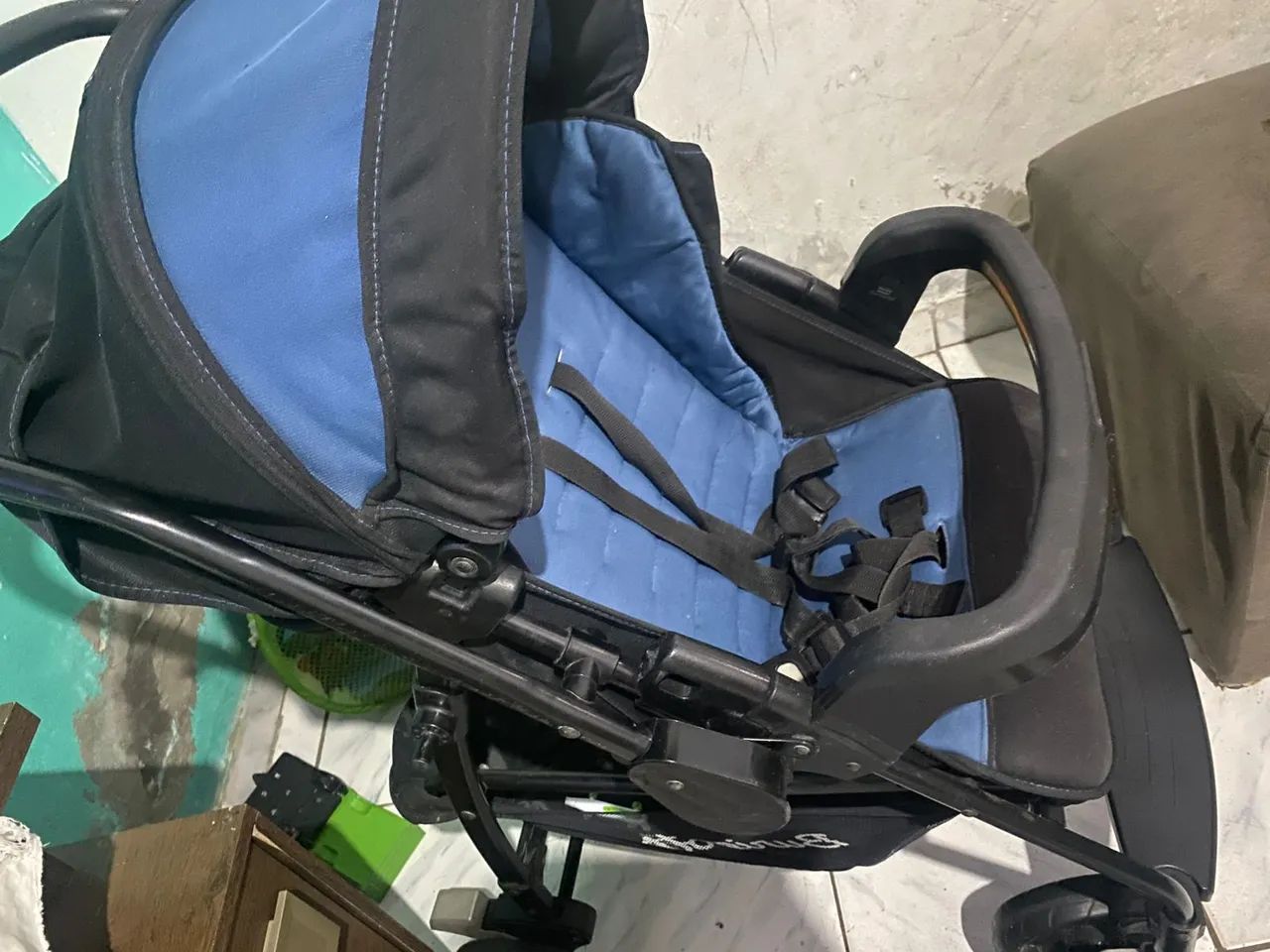 Vendo carrinho de Bebê 