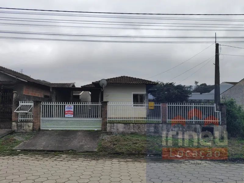 CASA RESIDENCIAL ARAQUARI - SC