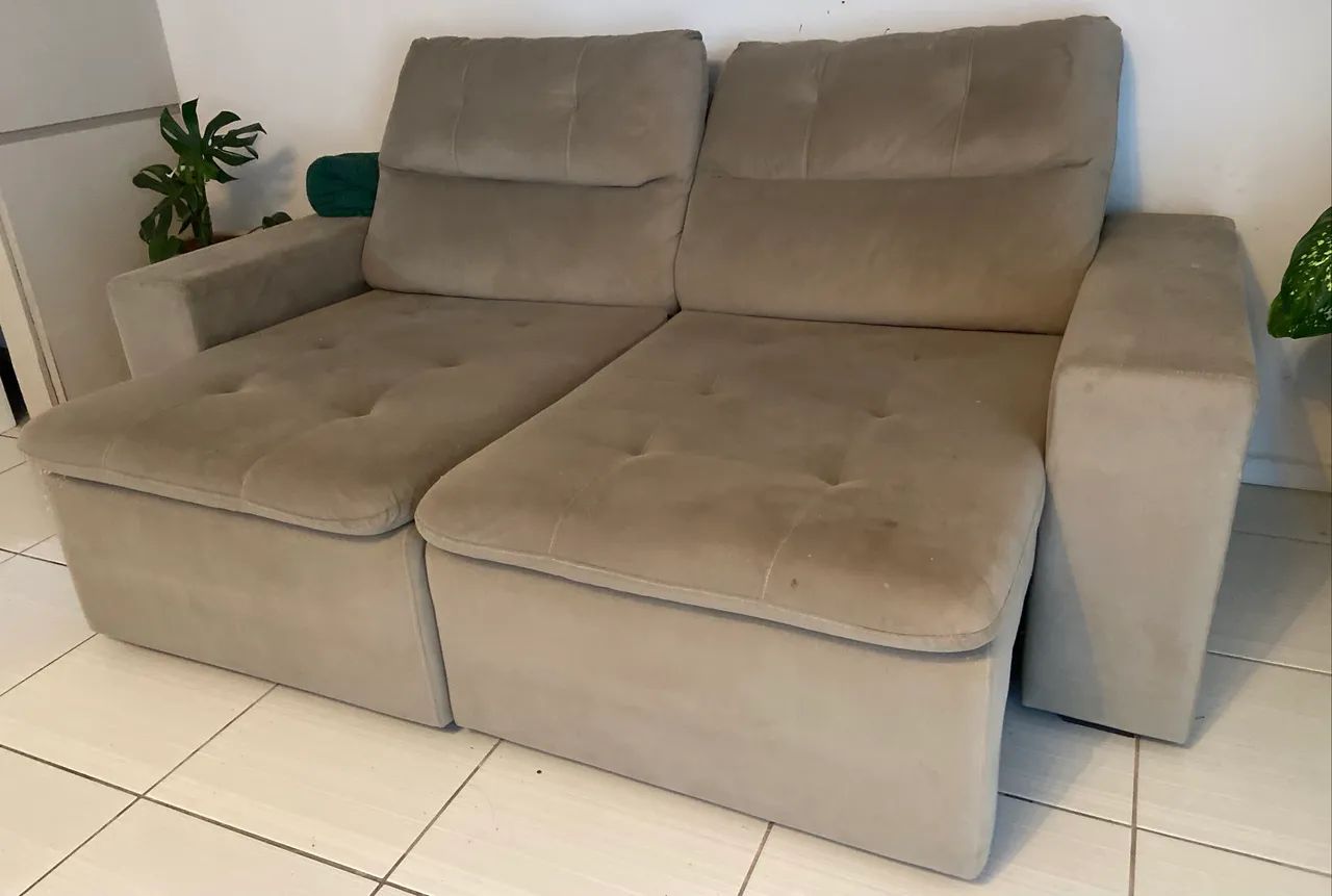 Vendo sofá 2 metros, retrátil e reclinável 