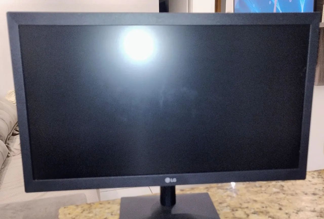 Monitor LG semi-novo 19,5 