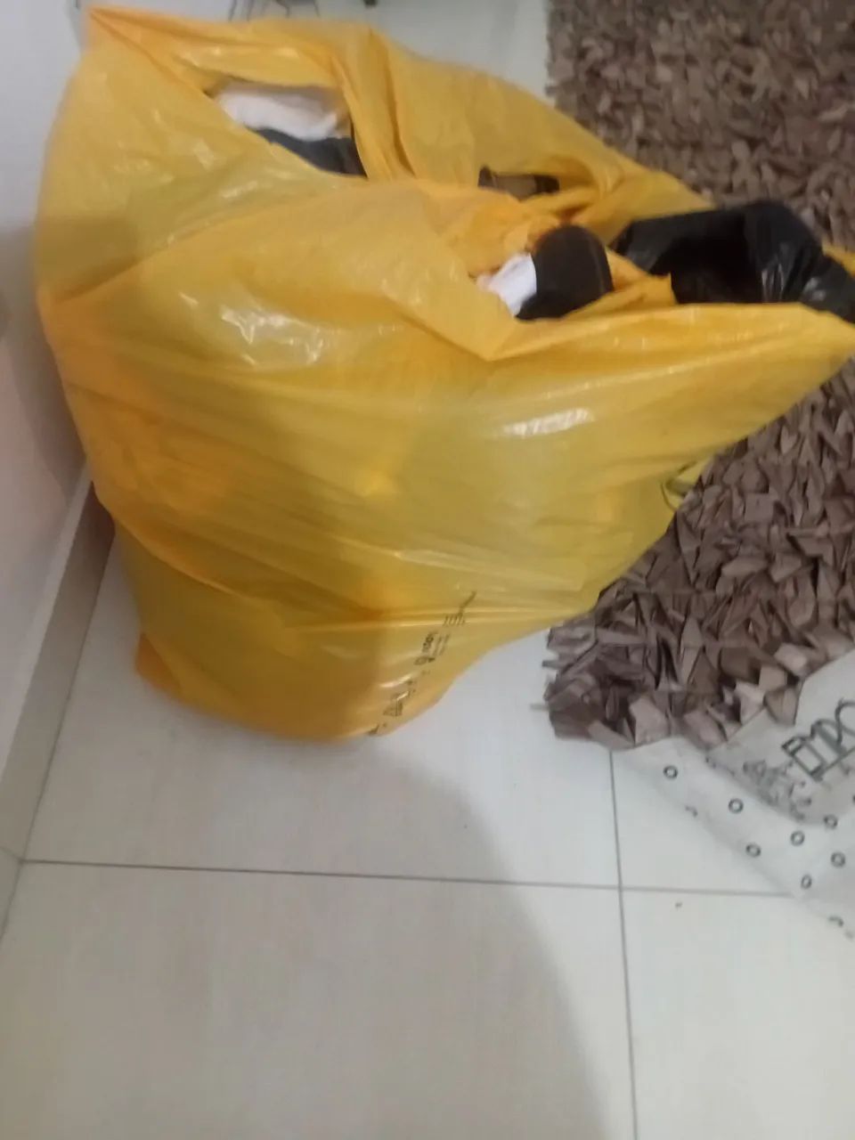 Doação de roupas femininas 
