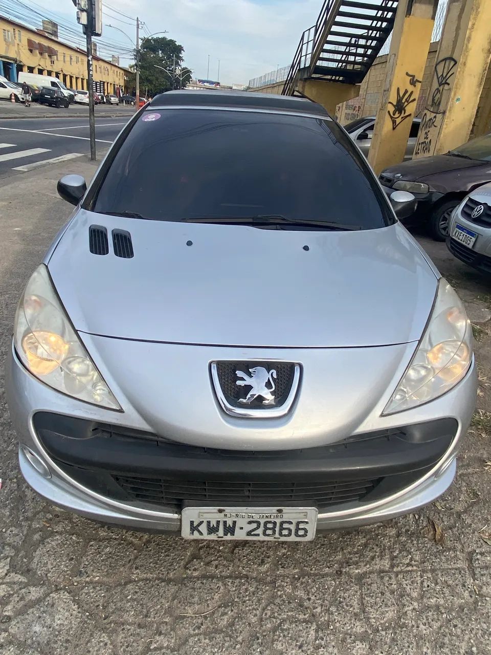 Peugeot 207 207 QUIKSILVER 1.4 Flex 8V 5p 2010