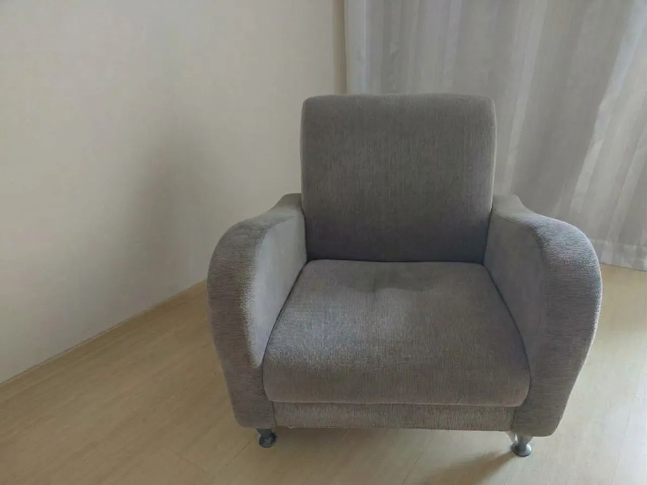 Conjunto Sofá 3 Lugares + Poltrona em Tecido - Foto 2