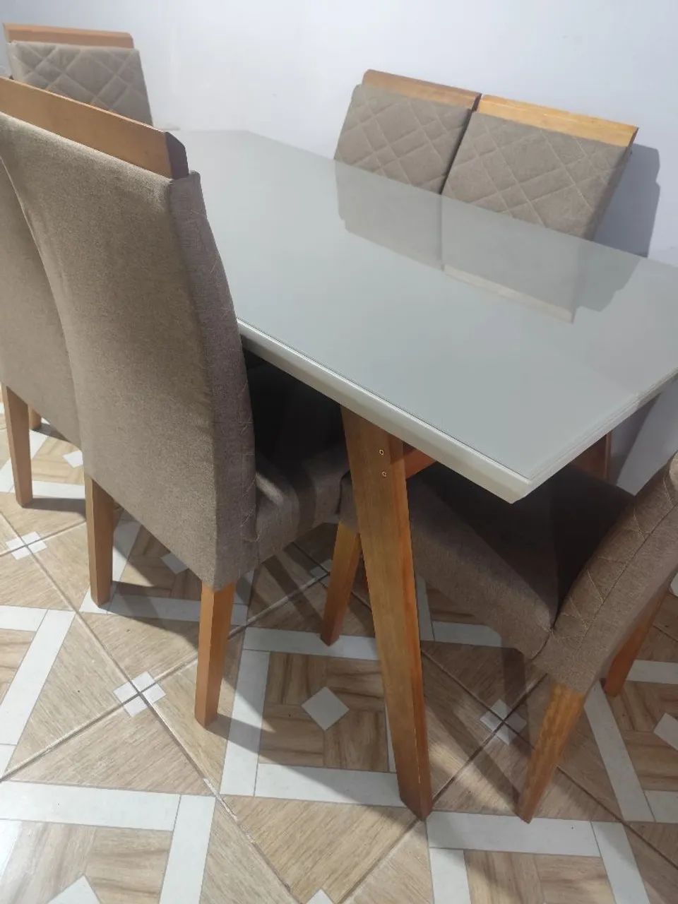 ? MESA DE JANTAR 6 LUGARES - ESTADO DE NOVA ?