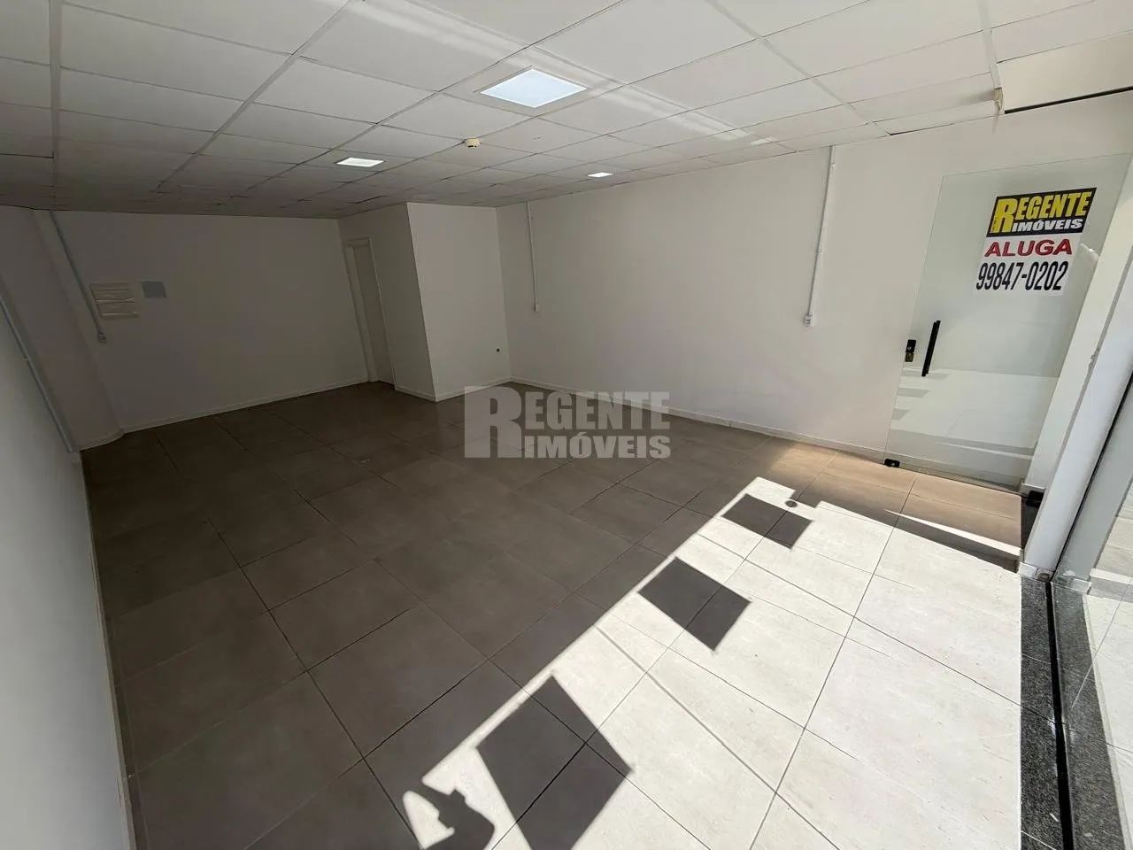 Ótima loja comercial para locação no bairro Canasvieiras! - Foto 3