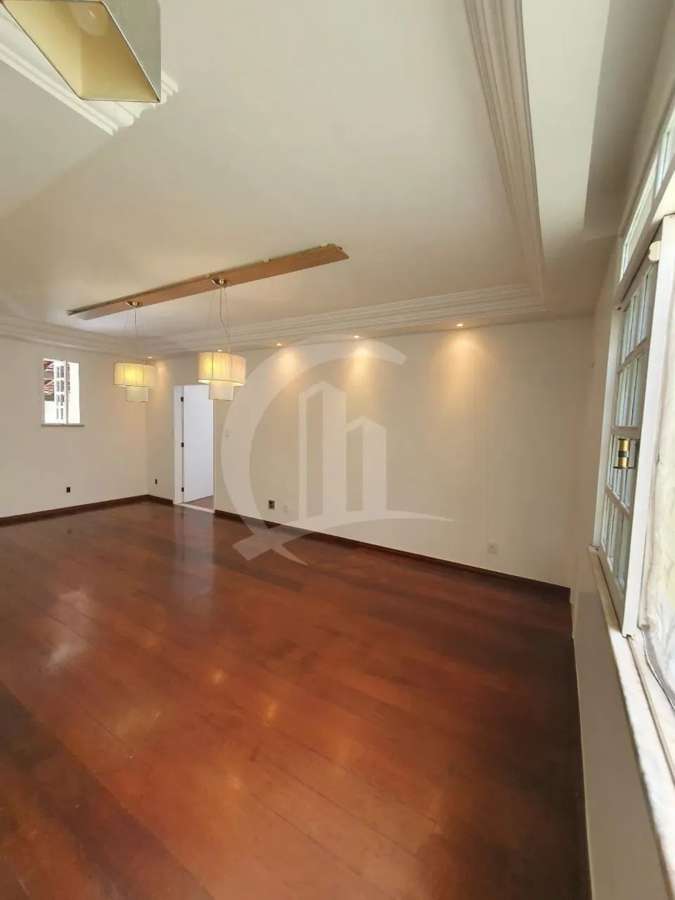 Casa com 487m² à Venda no Bairro Suíssa - Foto 4