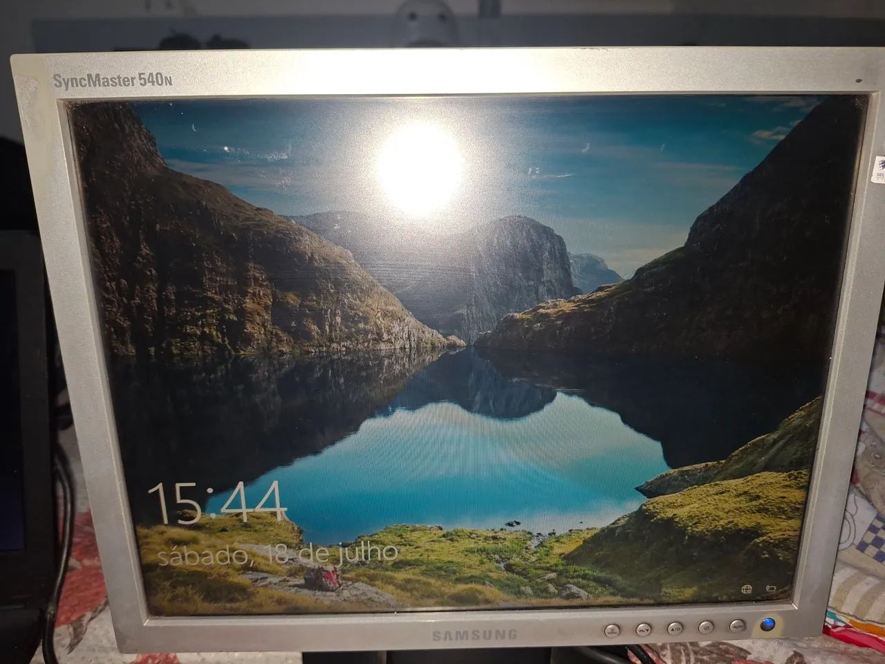 MONITOR SAMSUNG 15 polegadas,  sem detalhes,  vga, perfeito. Não vem com cabos - Foto 3