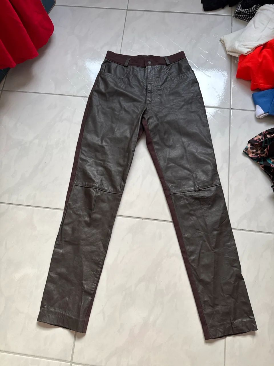 CALÇA FEMININA  COURO N 36 - Foto 3