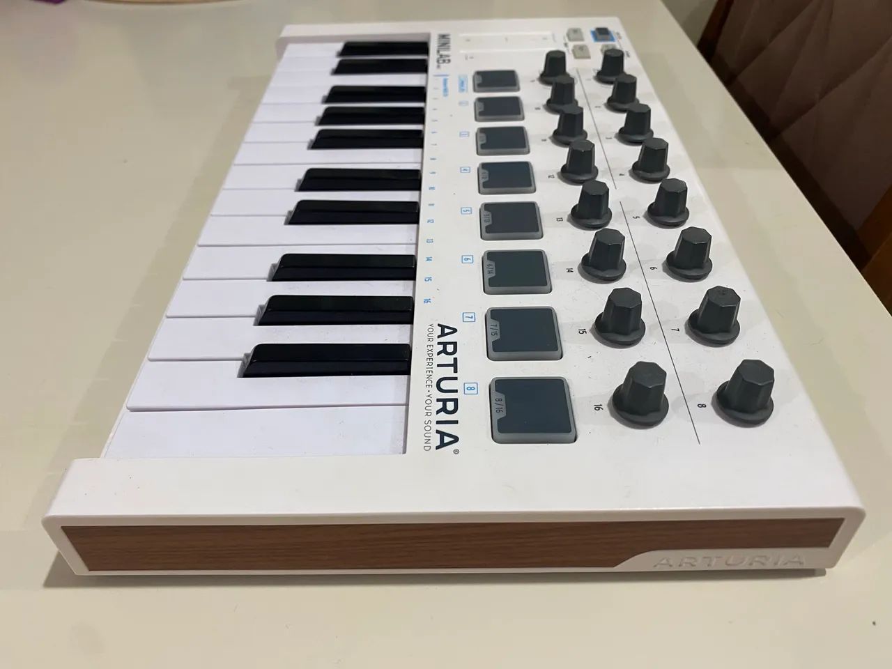 Controlador ARTURIA - Foto 3