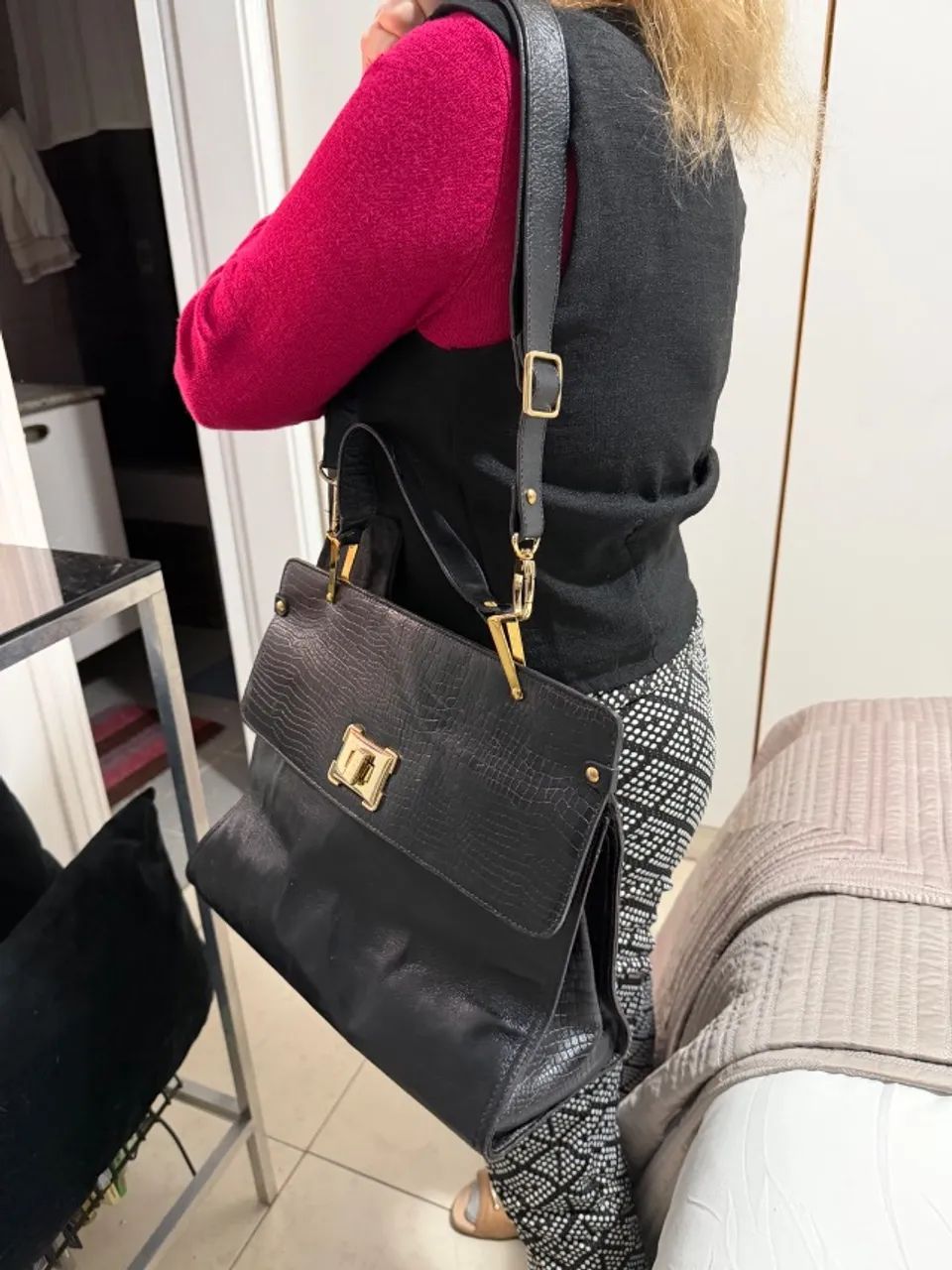 Bolsa de couro legítimo Smartbag preta com alça transversal - Foto 3