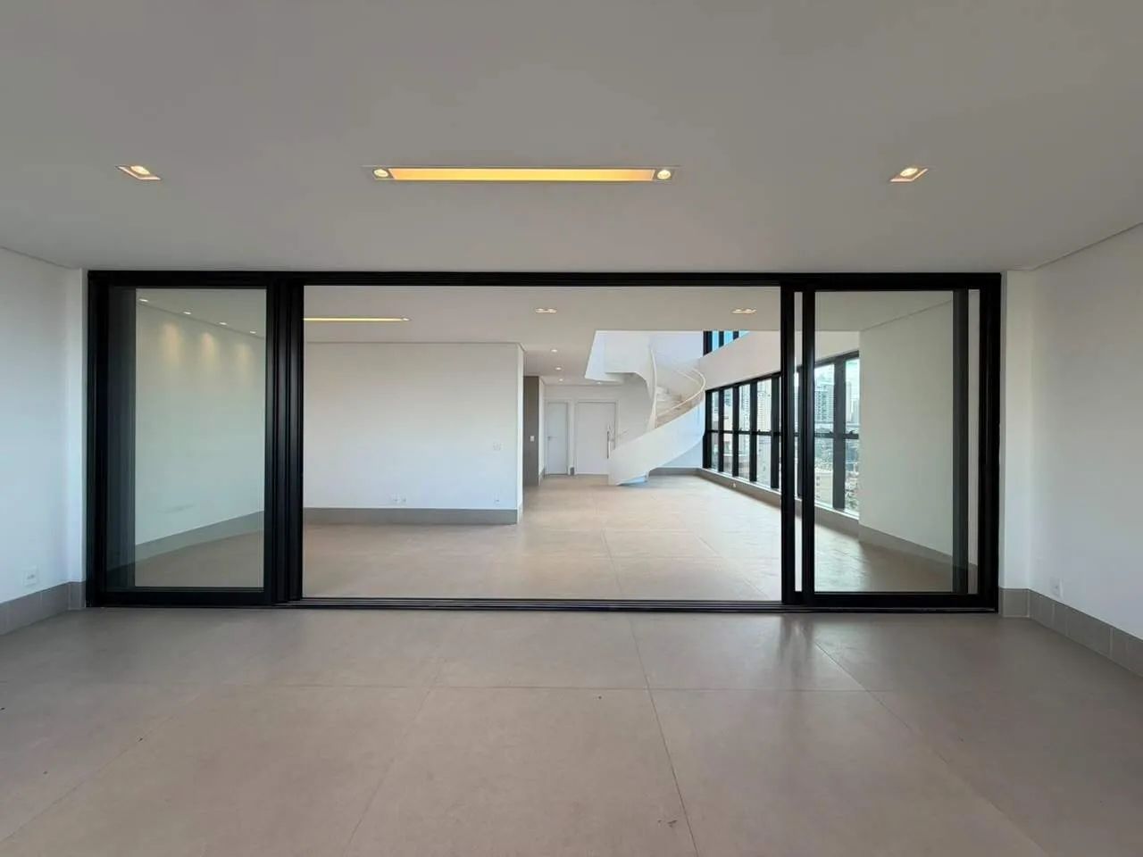 Apartamento com 04 suítes, 230m², no Vale do Sereno. - Foto 4