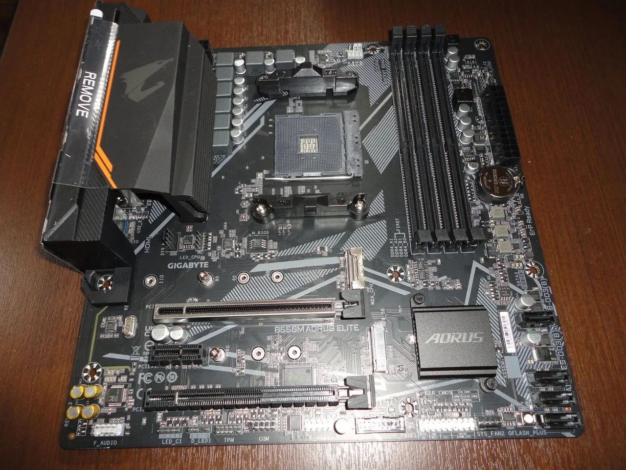 B550 aorus elite 