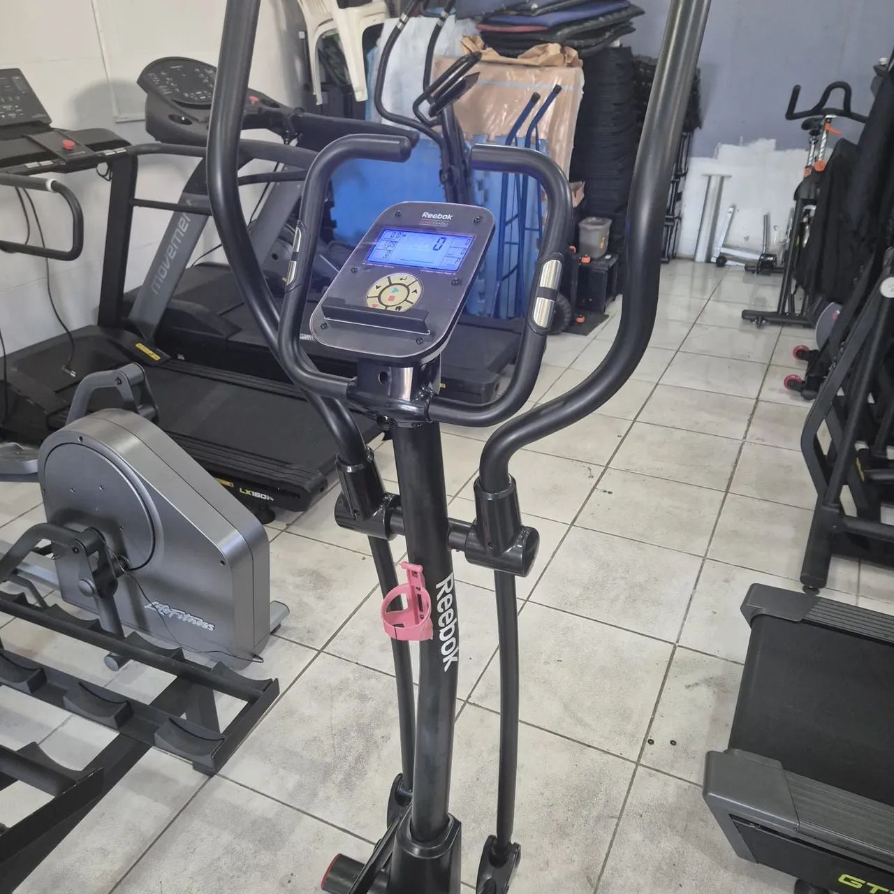 Elíptico Reebok semi novo - Foto 4