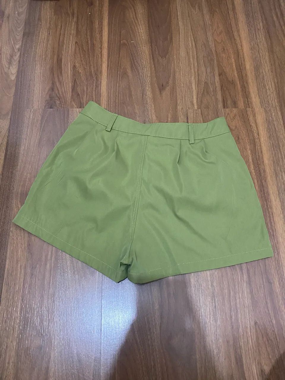 Shorts shein novo e cropped branco simples - Foto 3