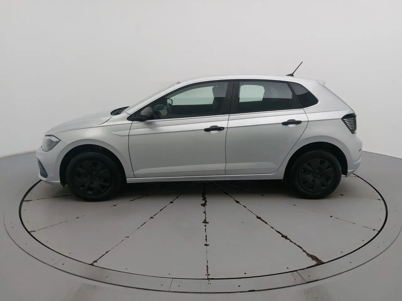 Volkswagen Polo Track 1.0 Flex 12V 5p, foto 2 de 18