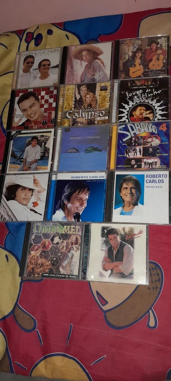 Lote de CDs originais Cantores variados.