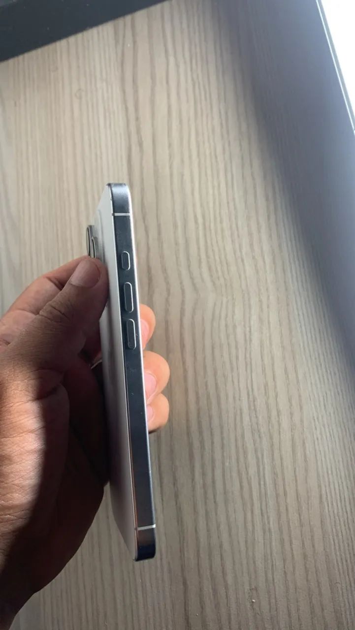 iPhone 16 pro 128 gb - Foto 3