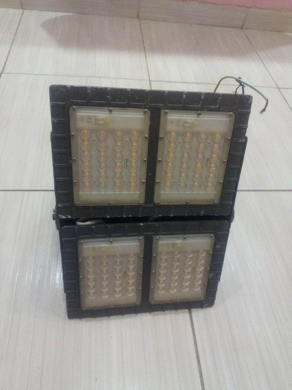 Refletor para áreas potente para áreas abertas bivot - Foto 6