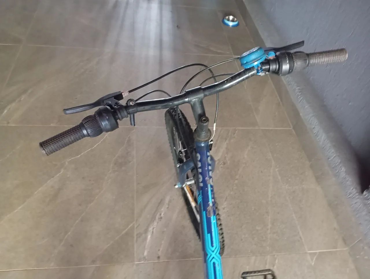 Bicicleta aro 24 azul - Foto 2