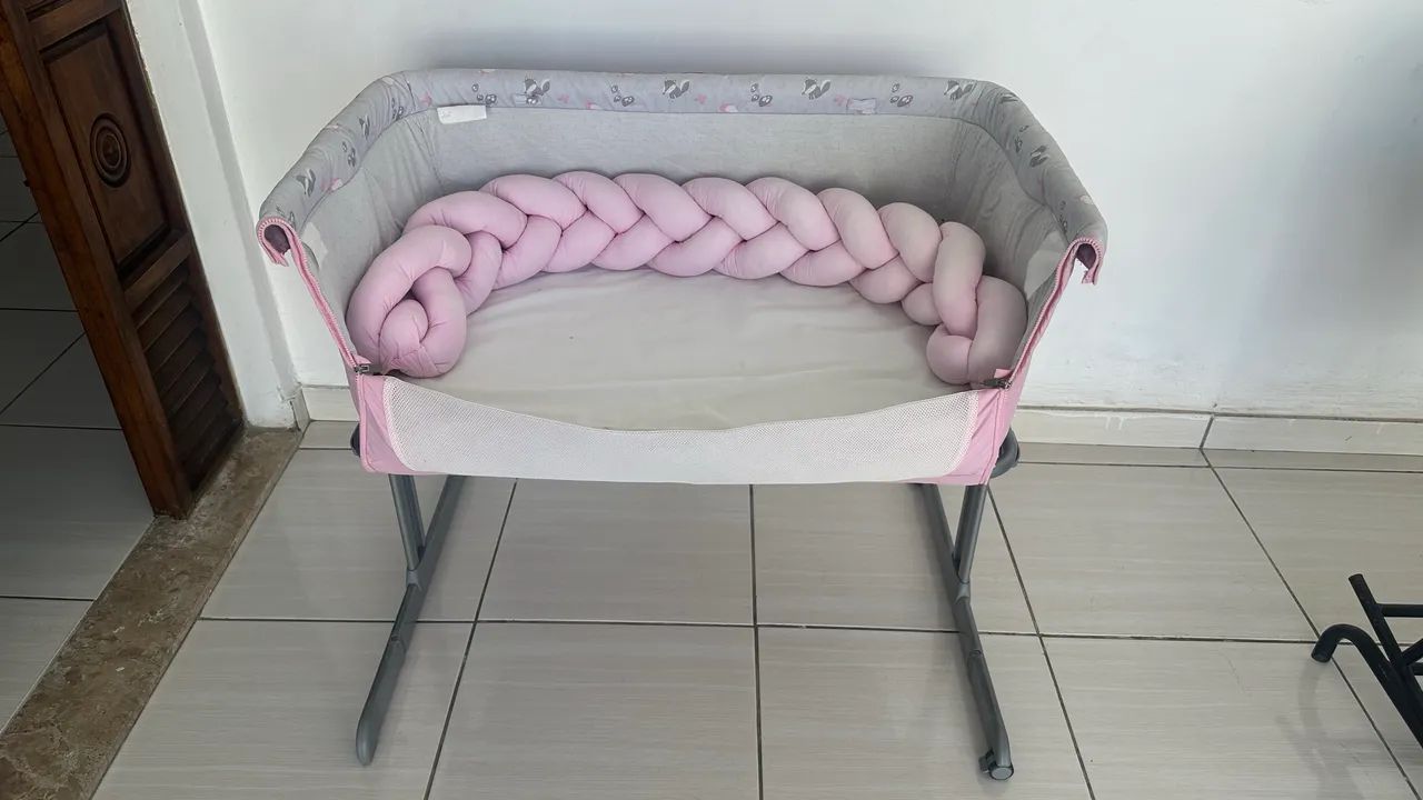Berço next to me rosa