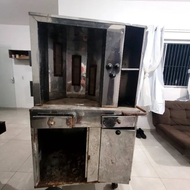 Carrinho de churrasco grego e kebabi usado tem alguns detalhes mais  funciona tudo perfeit - Foto 2