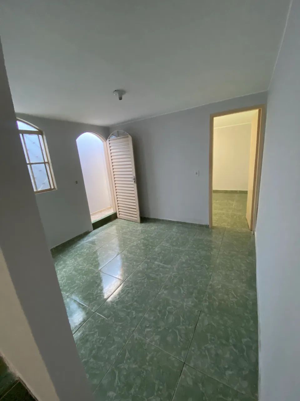 Aluga-se casa de fundos  - Foto 4