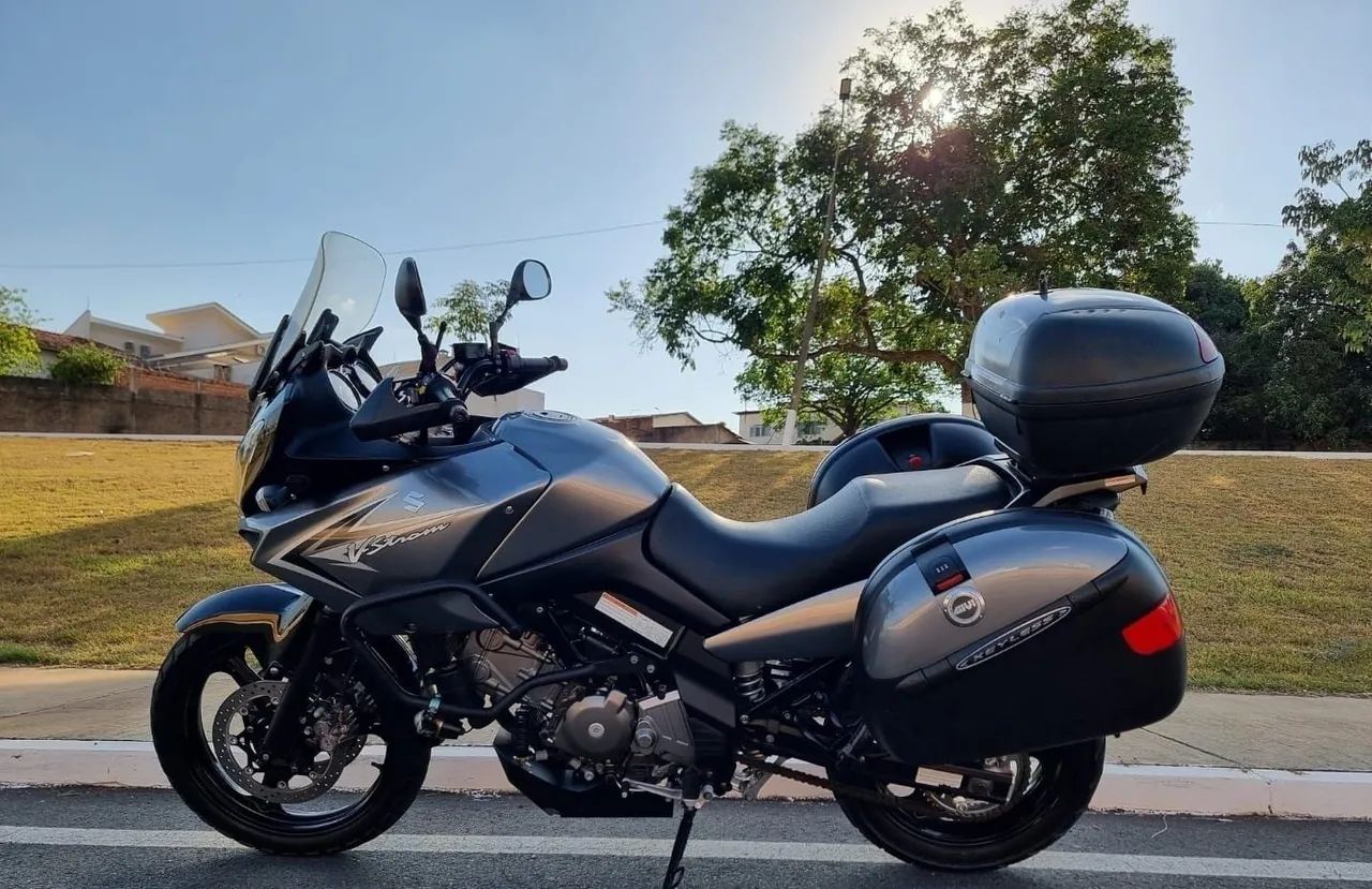 Suzuki V Stron 