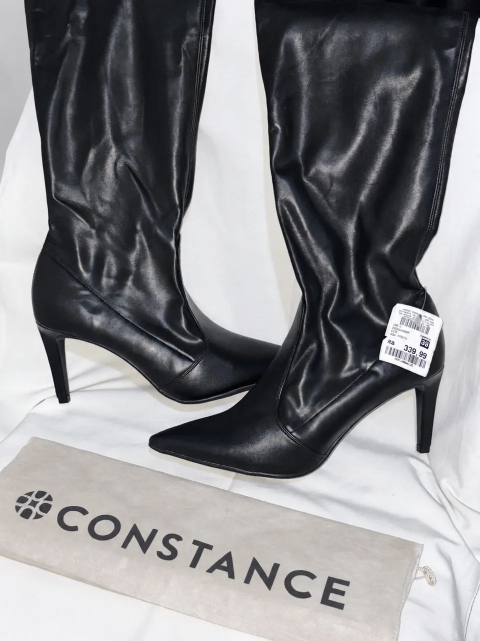 Vendo bota da Constance nova 