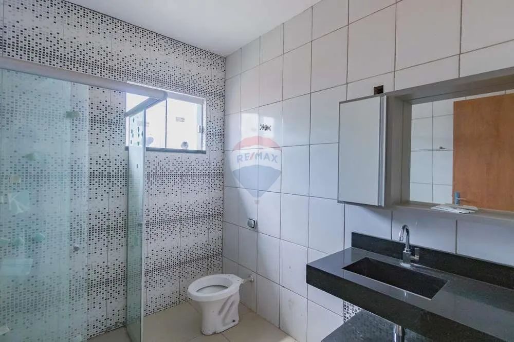 Imóvel Bem Localizado Com 2 Casas e 3 Salões Comerciais - Foto 4