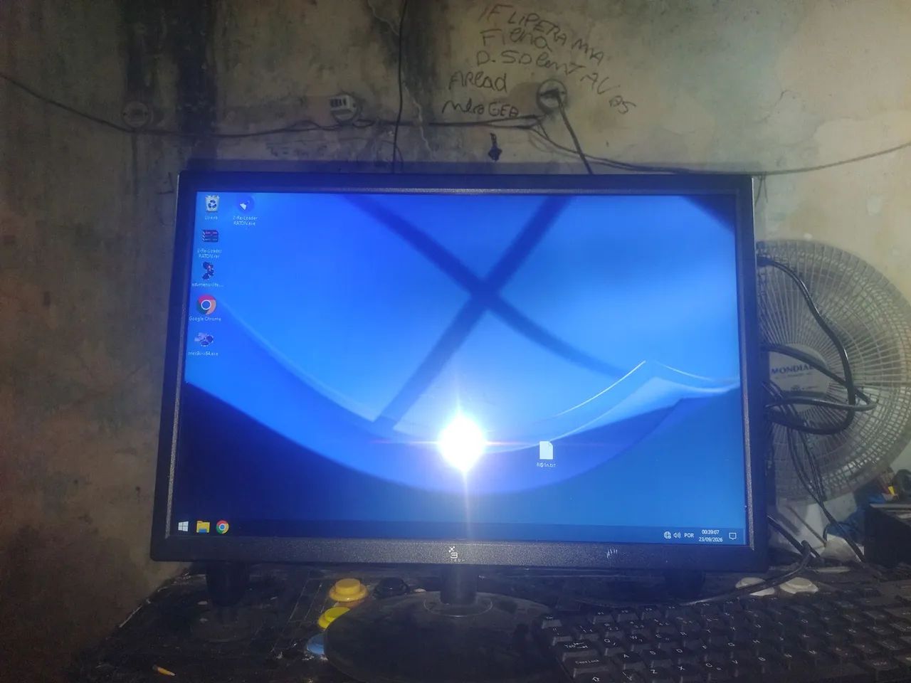 Monitor 19.5 polegadas 3 Green de led só funcionando perfeitamente pela entrada VGA 