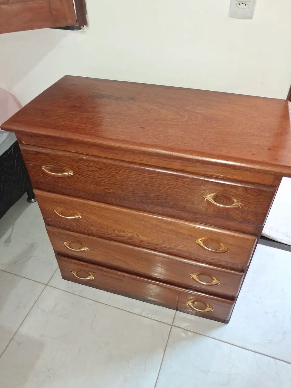 Vende-se uma cômoda semi nova - Foto 3