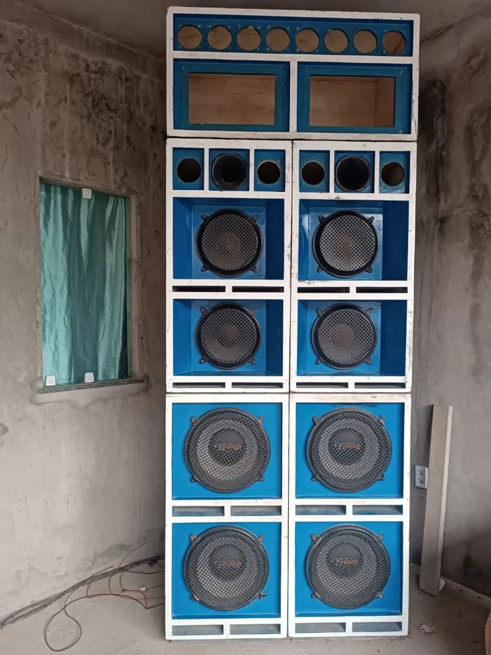 Vendo caixas de som com (4 alto-falante de 15 polegadas e quatro de 12 e duas cornetas) - Foto 2