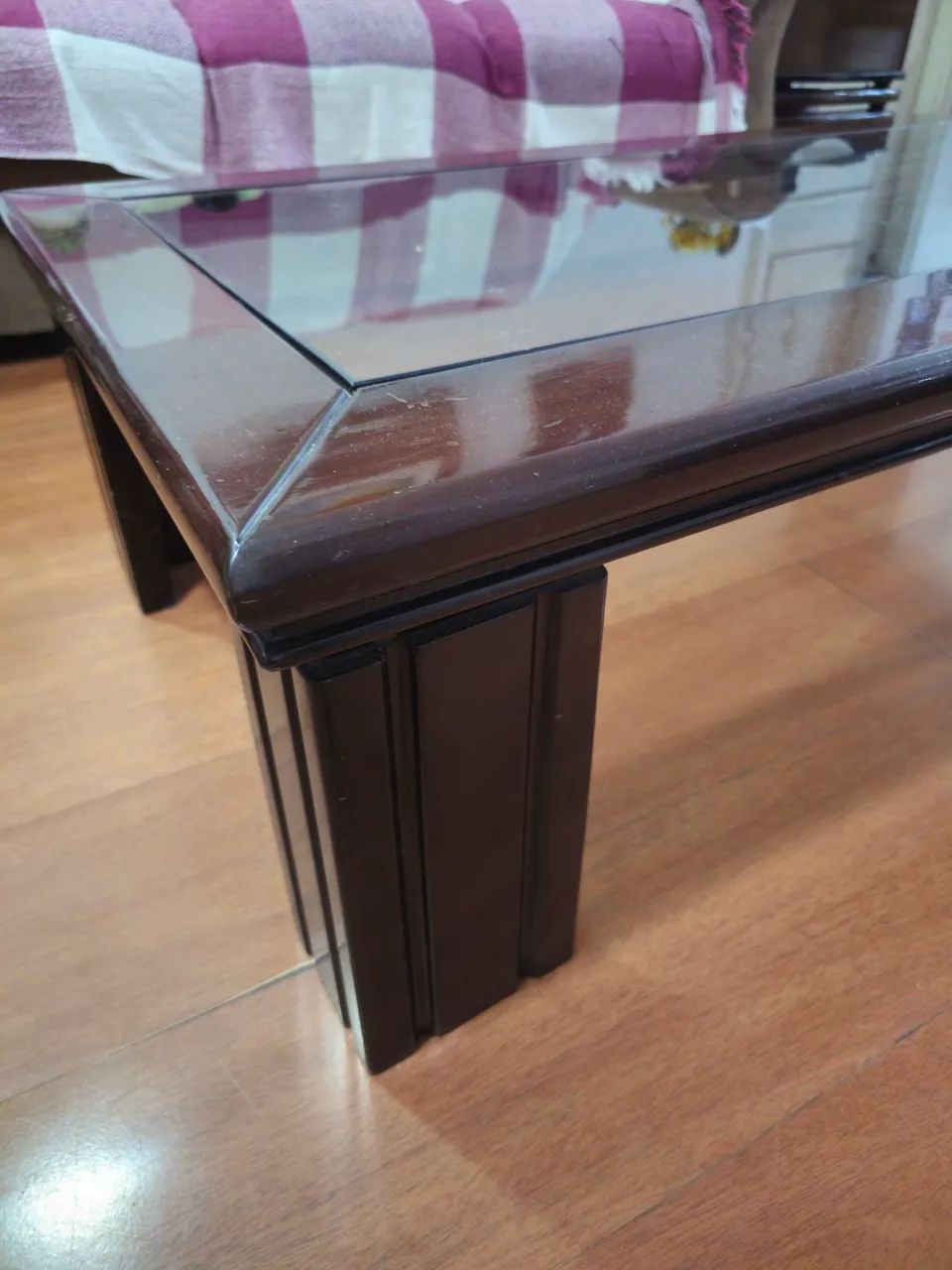Mesa de centro em madeira com vidro - Foto 3