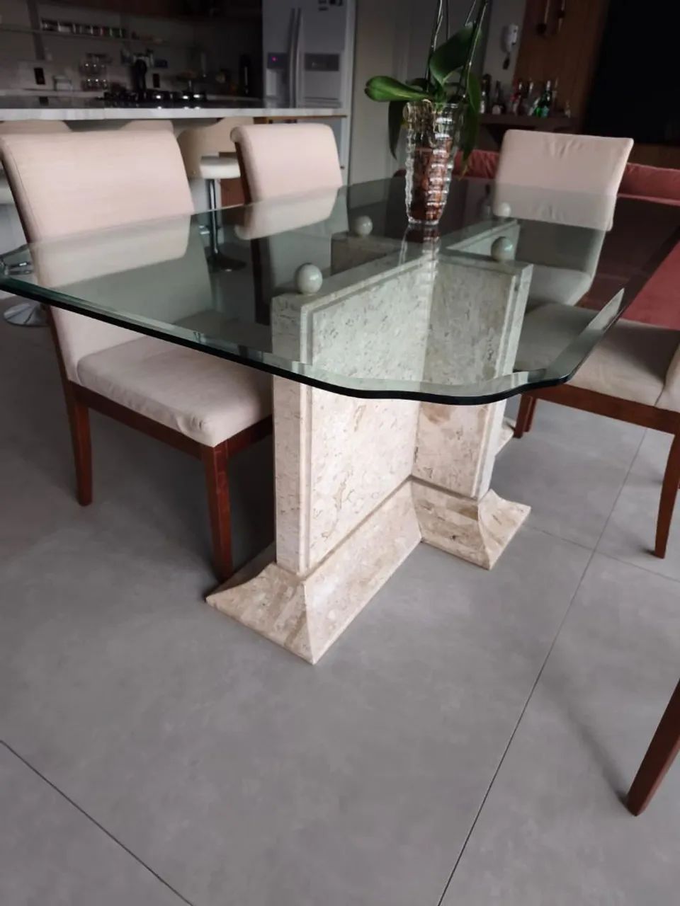 MESA DE VIDRO COM BASE DE MÁRMORE - 6 LUGARES