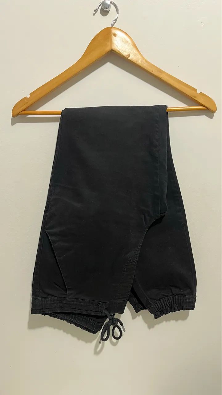 Calça Jogger preta com cordão  - Foto 3