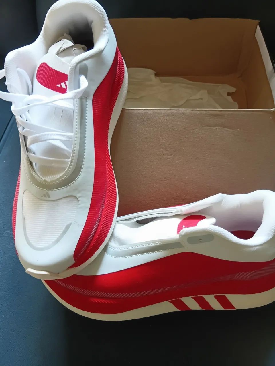 Tenis adidas hyperboost