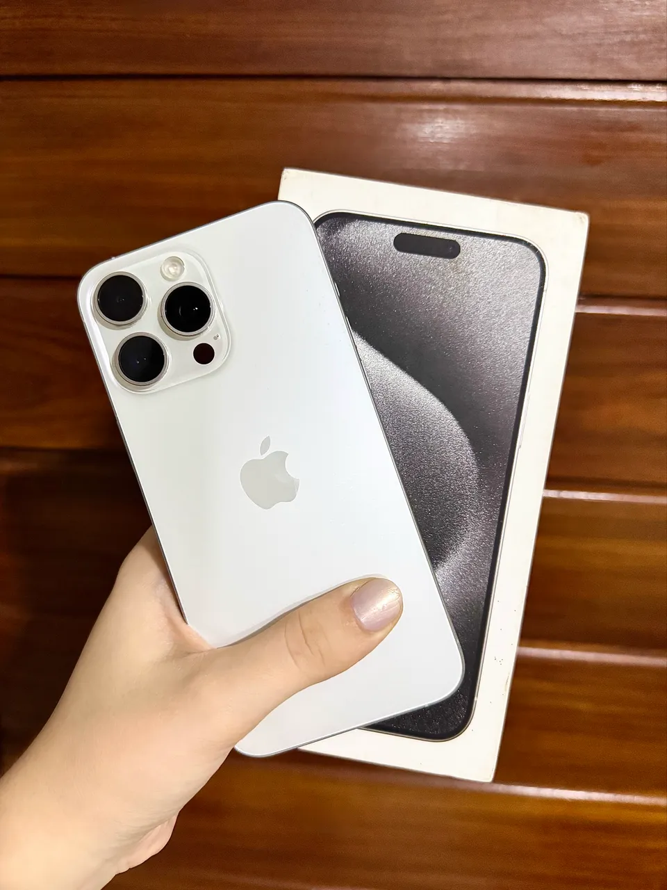 iPhone 12 de 64 Gigas com marcas de uso, porém funcionando