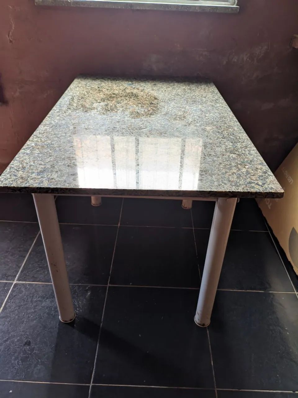 Mesa com granito