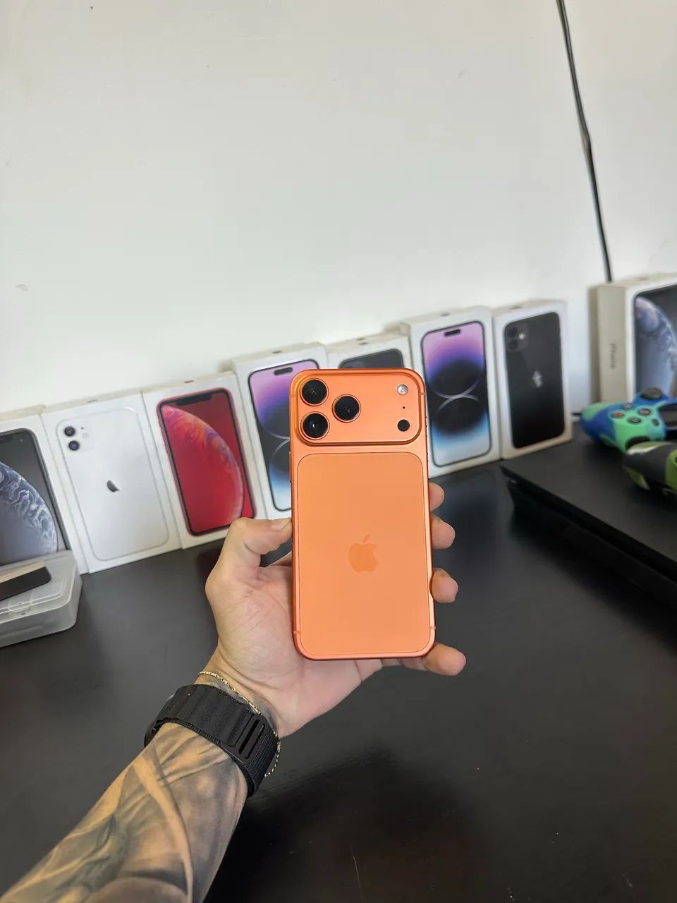 iPhone 14 Pro Max na carcaça do 17 pro Max 