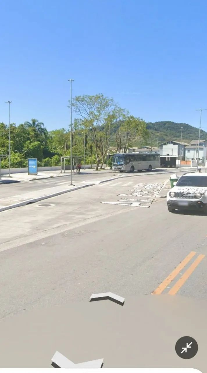 Aluga se casa triplex na vila Edna