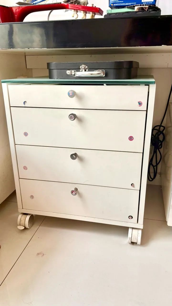 Mesa de cabeceira coringa para todos os quartos e gostos
