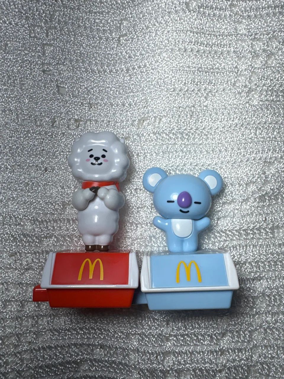BT21 DO RJ E DO KOYA - MC DONALTS 